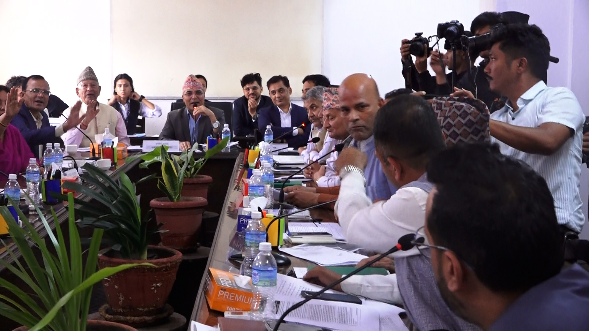 लेखा समितिमा सत्तापक्ष र प्रतिपक्षी सांसदबीच चर्काचर्की